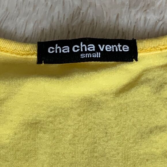 ChaCha Vente yellow bell sleeve dress. - Picture 8 of 16